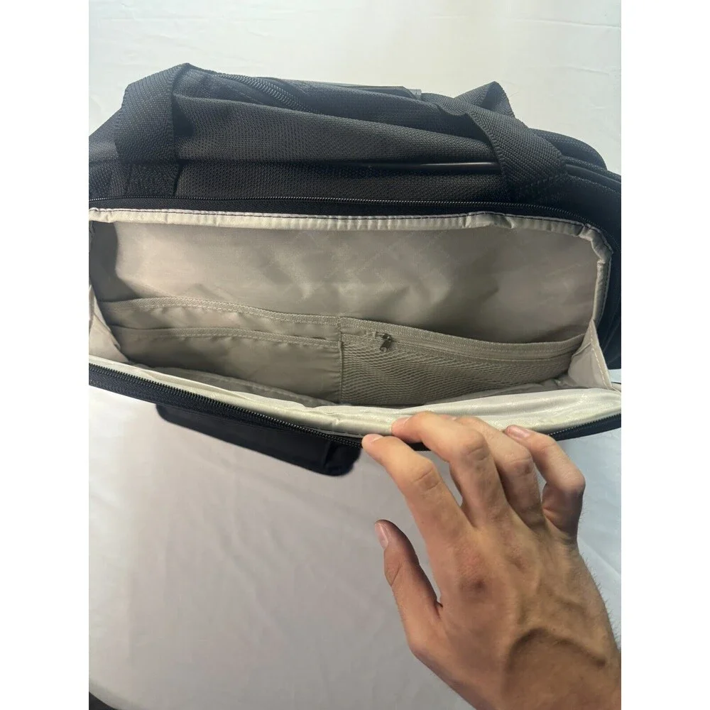 New Samsonite Black 18 12 9 Carry On Bag Shoulder Strap Briefcase Travel Laptop
